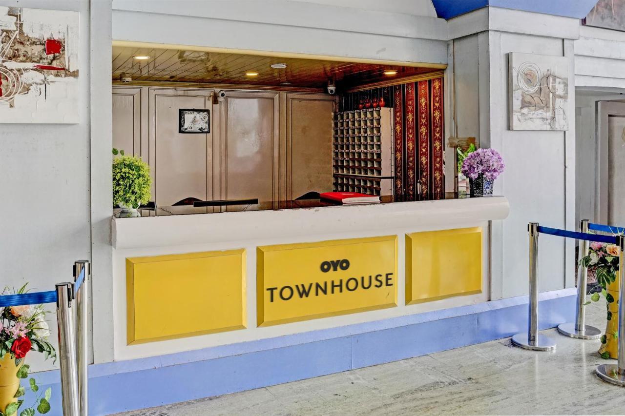 Townhouse 809 Royal Palms Hotel - Rose Collection Mumbai Exterior photo