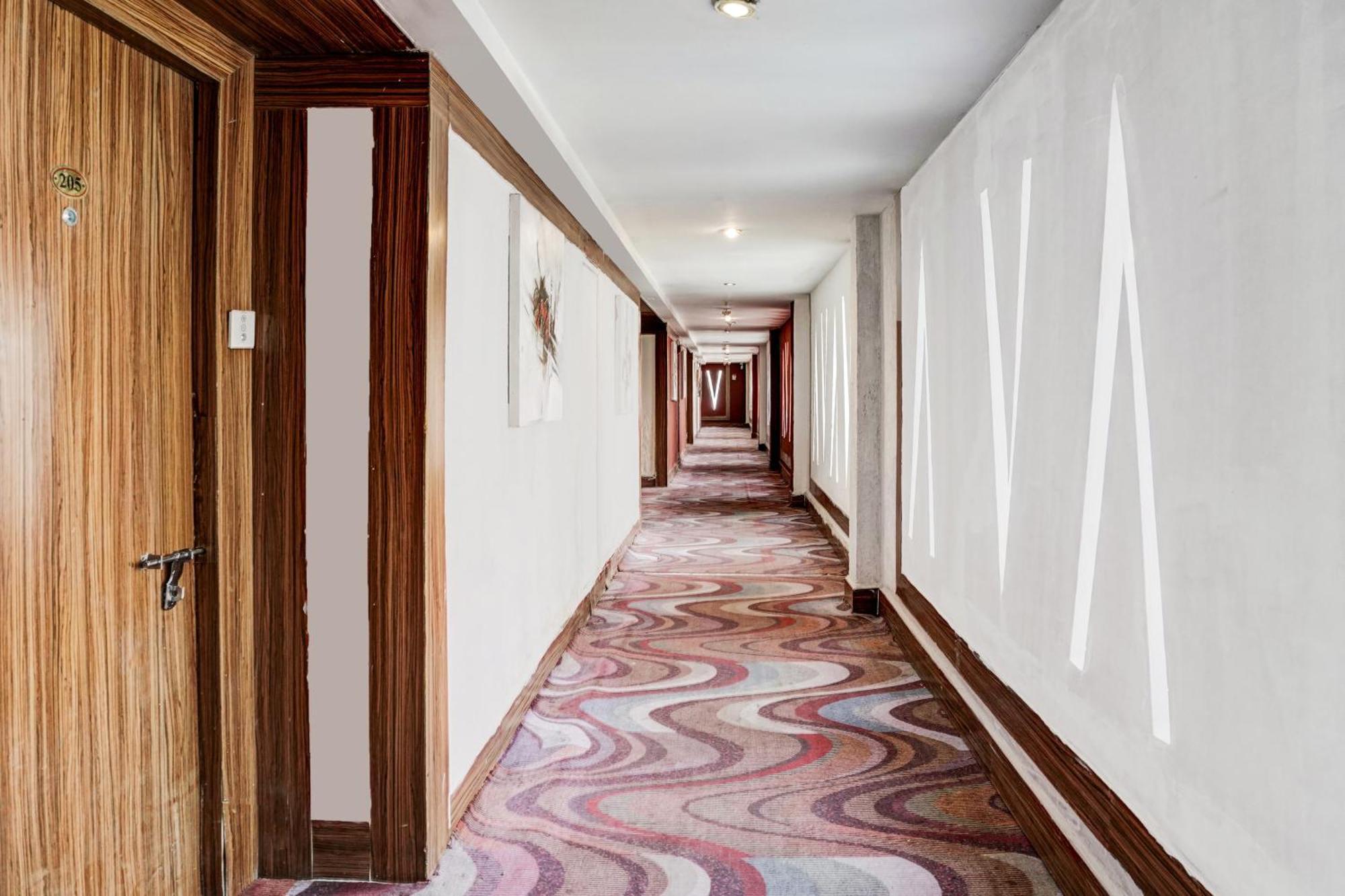 Townhouse 809 Royal Palms Hotel - Rose Collection Mumbai Exterior photo