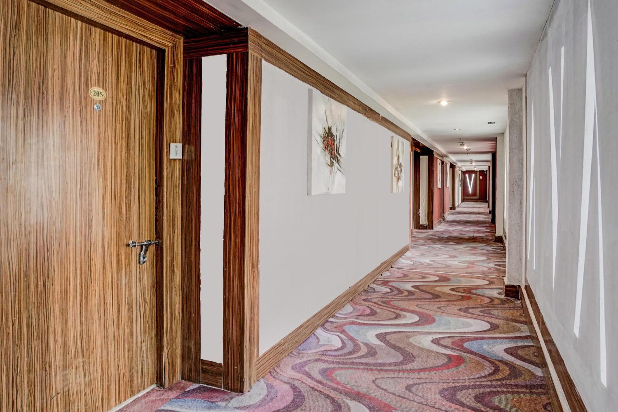 Townhouse 809 Royal Palms Hotel - Rose Collection Mumbai Exterior photo